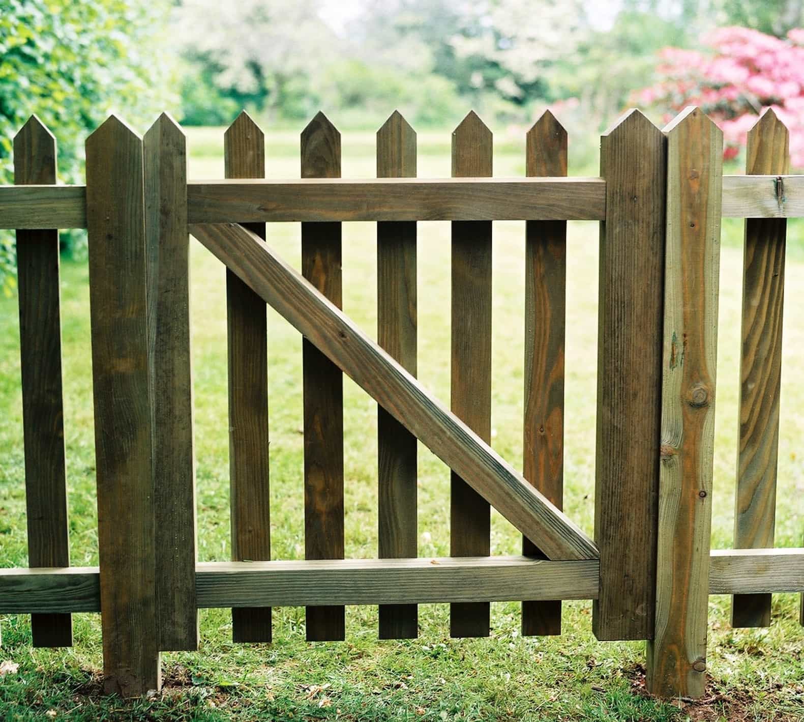 Small Garden Fence Door Garden Design
