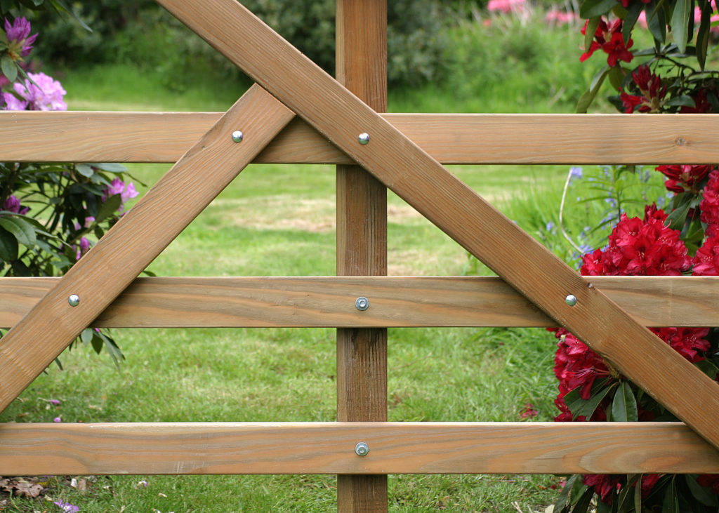 gate with hockey stick