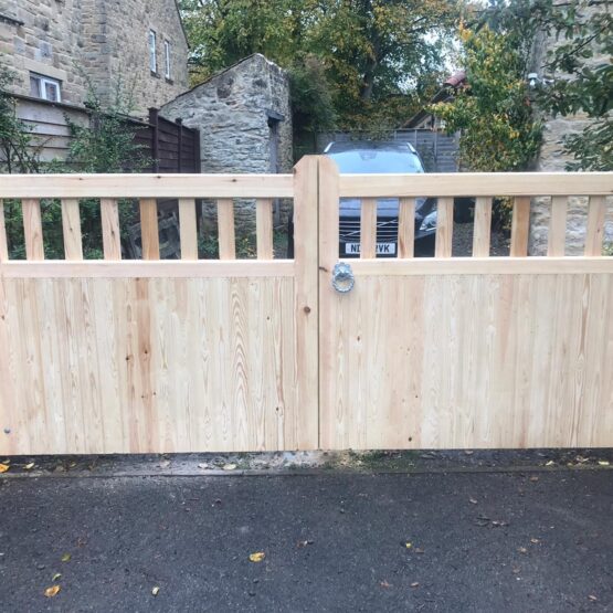 Wooden Pockley Gates s - Duncombe Sawmill, local and UK delivery from ...