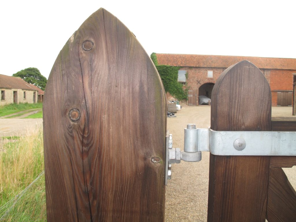 shaped gate post