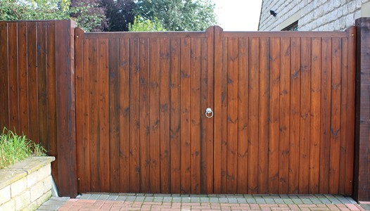 flat topped boarded gate