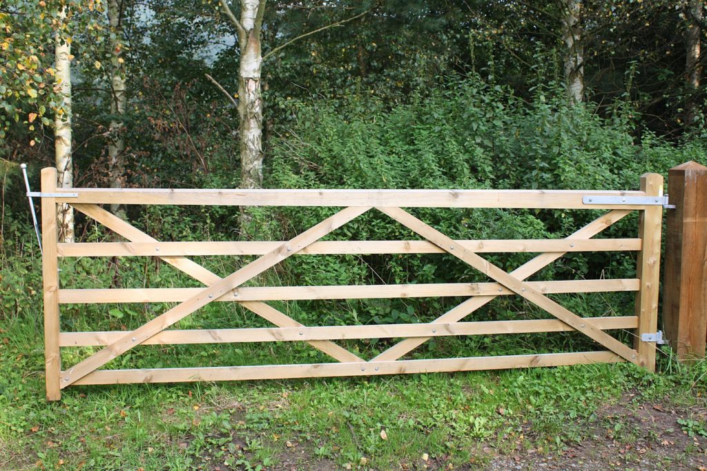 5 bar field gate