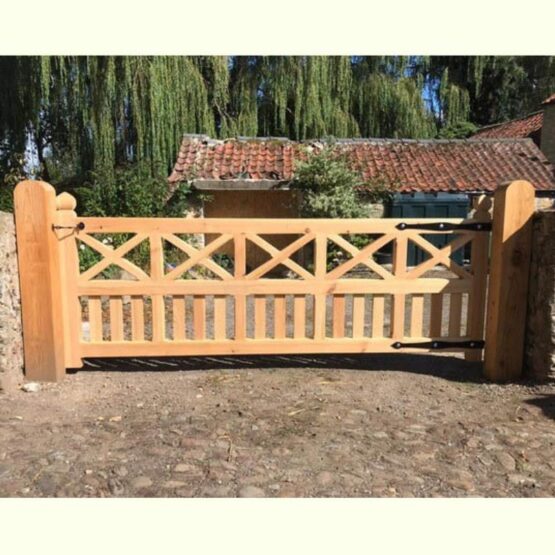 Duncombe Sawmill wooden gates, agricultural fencing & garden fencing