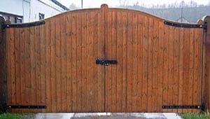 Bobbin Gates - Fully Boarded Gate with Curved Top