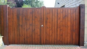 Wombleton Gates - Fully Boarded Gate with Flat Top